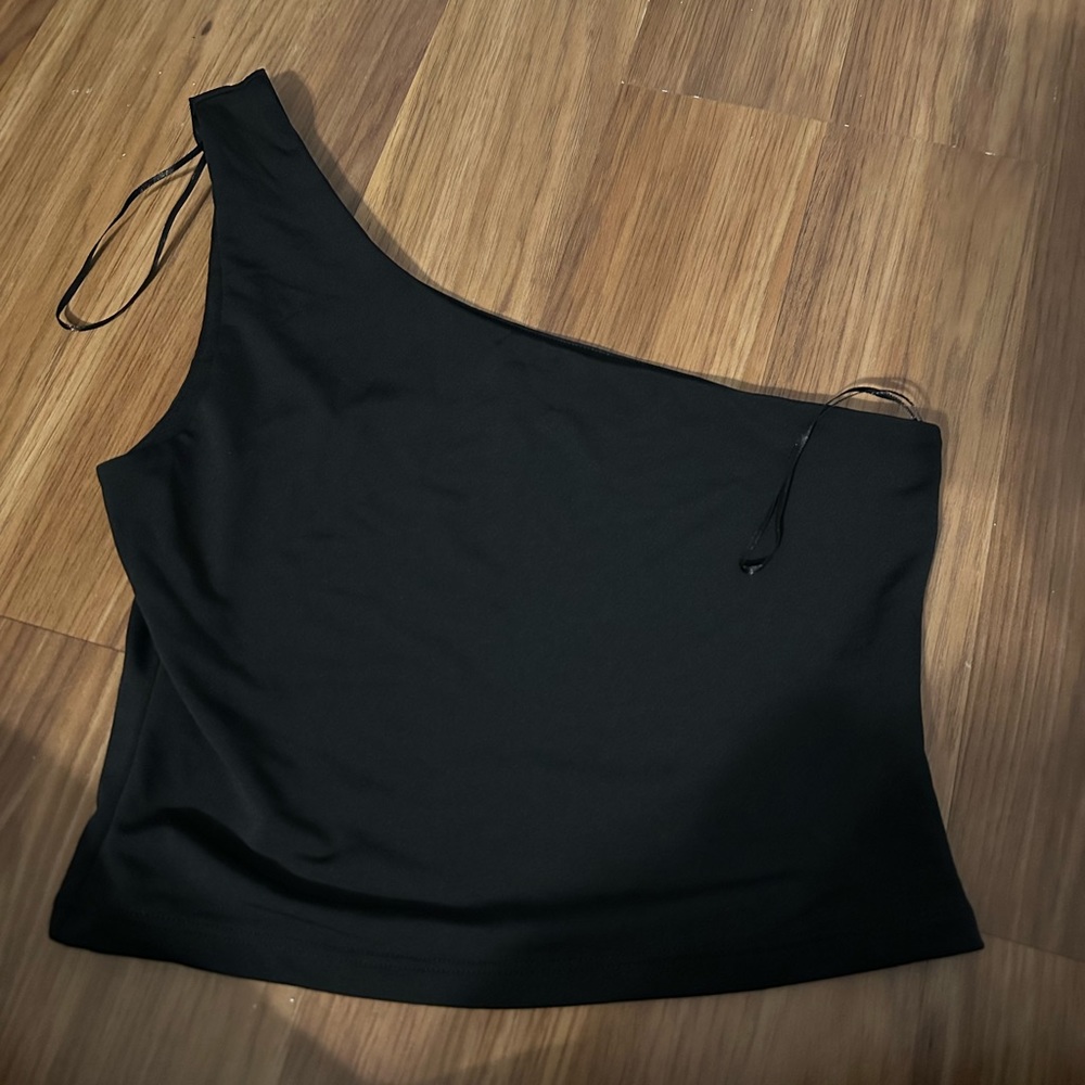 Black off shoulder crop
